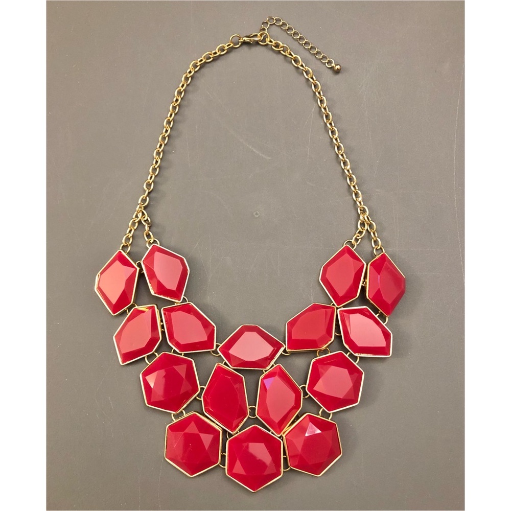 💜 2/$25 NWOT Statement Necklace